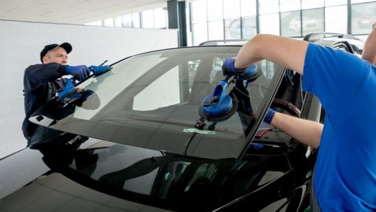 Automotive windshield replacement